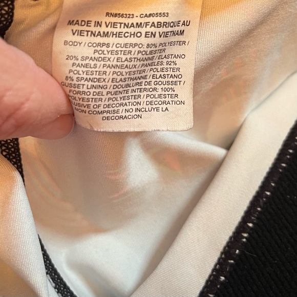 💜Nike Pro  Tight Fit Coral Print Training Capri Crop Leggings, Size XL - Picture 4 of 4